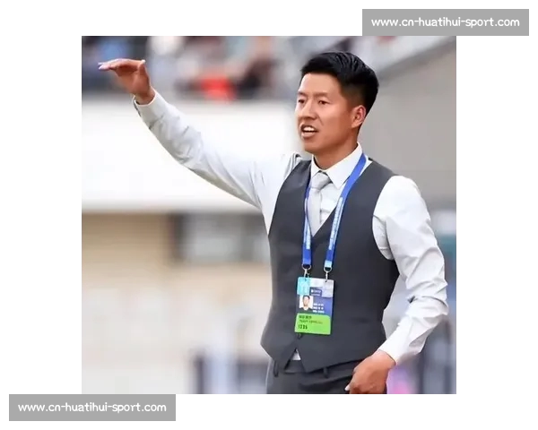 苏超 “西装主帅” 董松：江苏青训后卫的逆袭之路