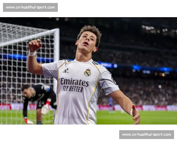 赫伊森:防守端的 “克罗斯”,皇马新核重塑攻防美学 赫伊森:防守端的 “克罗斯”,皇马新核重塑攻防美学