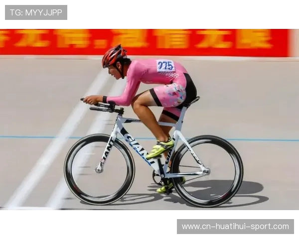 普定县第四届山地自行车越野赛激情开赛 雨露部落露营节同步启幕